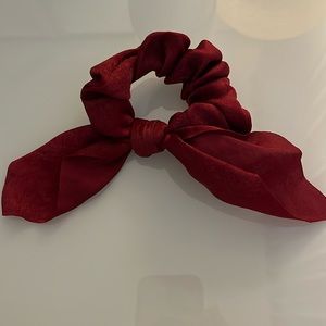 (NEW) Wine Scrunchie